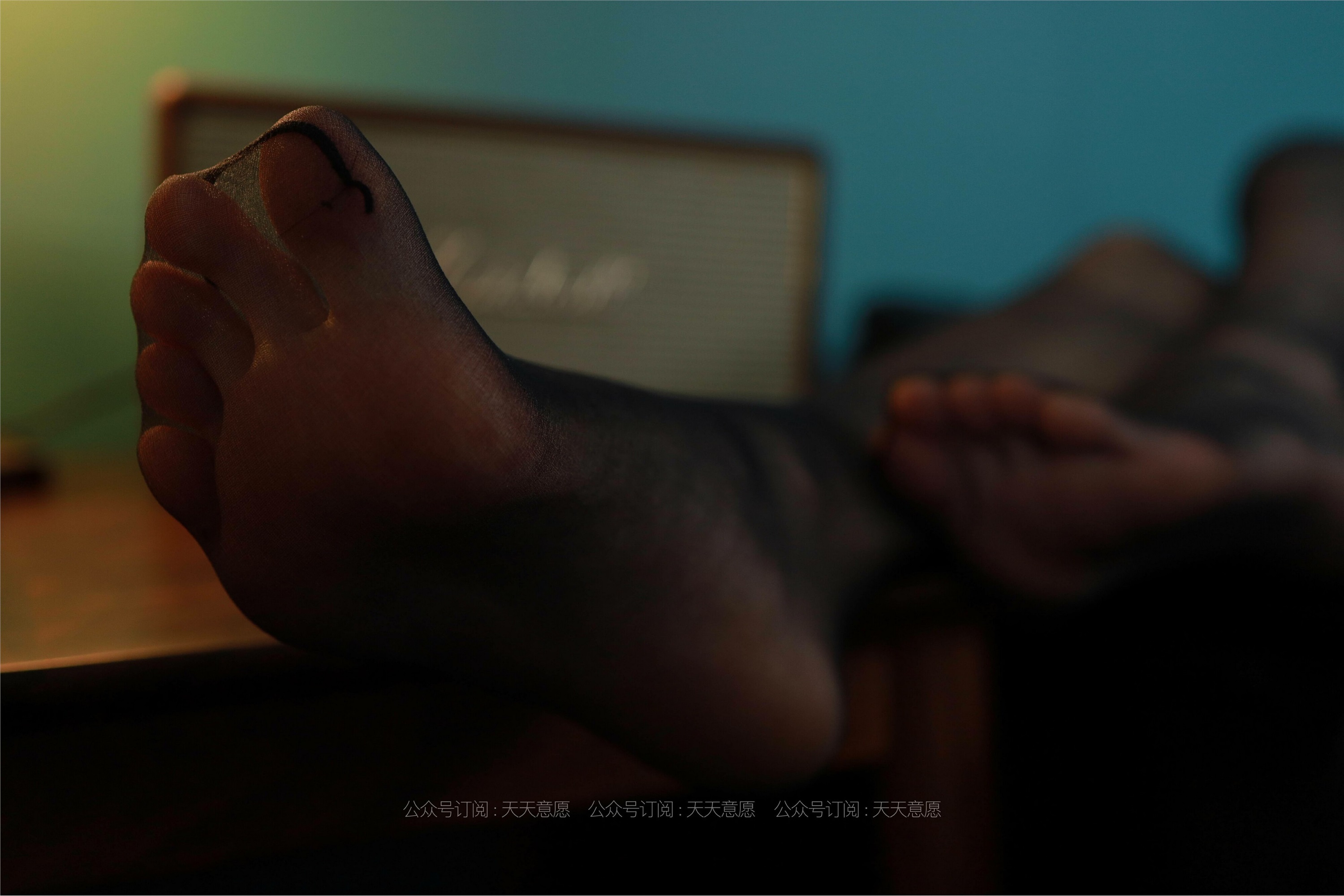 IESS异思趣向 - 模特：羽西《沙发上的黑丝》